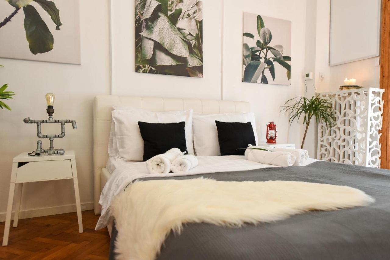 Appartamento Love.Travel.Explore ♥️Apt W/ Balcony In Old Town Bucarest Esterno foto
